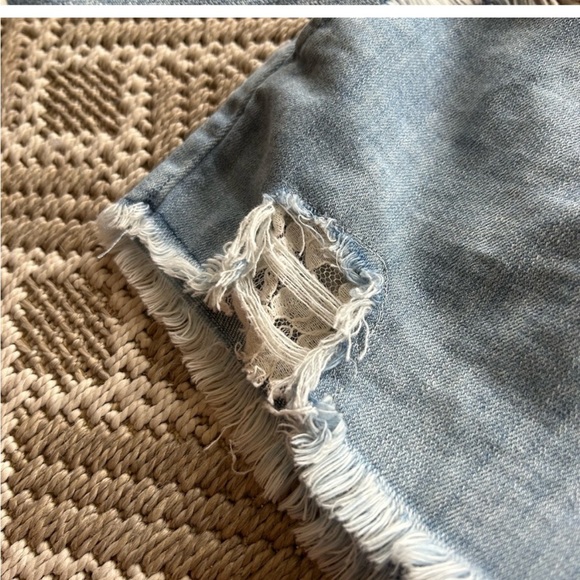 7/$20 Aerie distressed denim rope shorts size xs - Picture 7 of 8